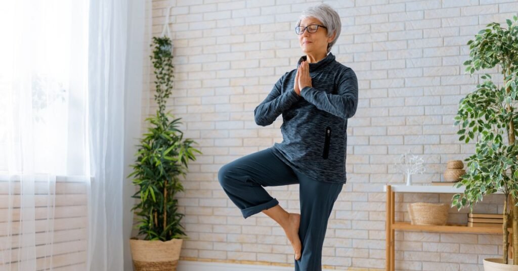 benefícios da yoga: Aumenta a Força, o Equilíbrio e a Flexibilidade