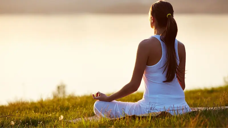 yoga na natureza